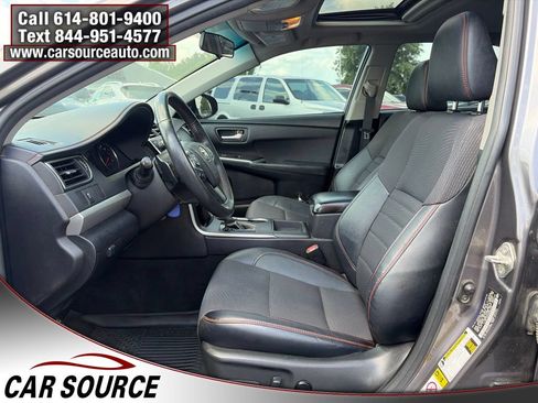 Used 2016 Toyota Camry SE w/ Moonroof Package FWD image 14