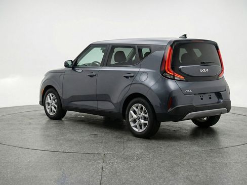 Used 2025 Kia Soul LX w/ LX Technology Package FWD image 6