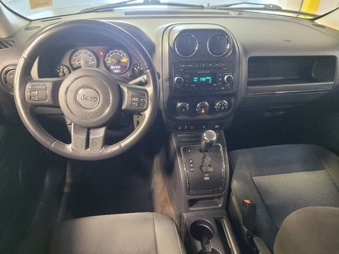 Used 2017 Jeep Patriot Latitude FWD image 22