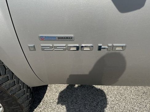 Used 2007 GMC Sierra 2500 SLT w/ Convenience Package AWD/4WD image 9
