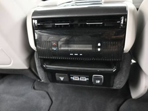 Used 2022 Jeep Wagoneer Series I AWD/4WD image 24