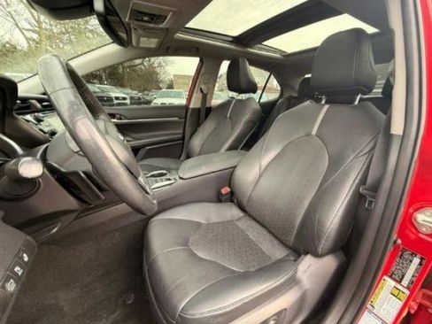 Used 2020 Toyota Camry XSE image 5