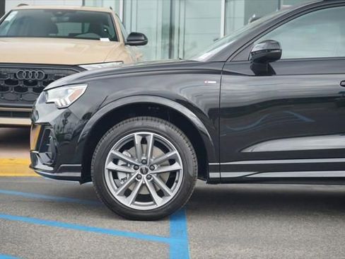 New 2025 Audi Q3 2.0T Premium image 2