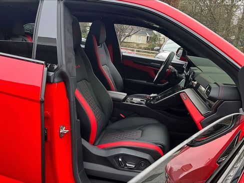 Used 2024 Lamborghini Urus S image 8