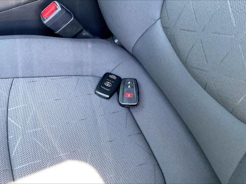 Used 2024 Toyota RAV4 XLE FWD image 14
