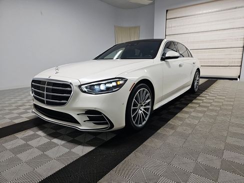 Used 2023 Mercedes-Benz S 580 4MATIC Sedan image 3