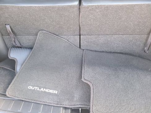 Used 2024 Mitsubishi Outlander SE FWD image 5