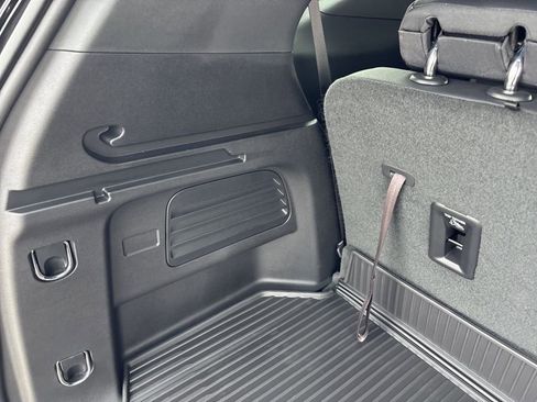 Used 2025 Chevrolet Traverse Z71 w/ Driver Confidence Package image 12