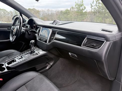 Used 2018 Porsche Macan Sport Edition image 23