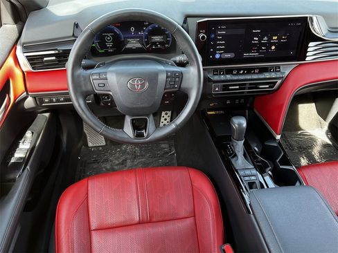 Used 2025 Toyota Camry XSE image 10