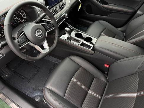 New 2025 Nissan Altima 2.5 SR image 16