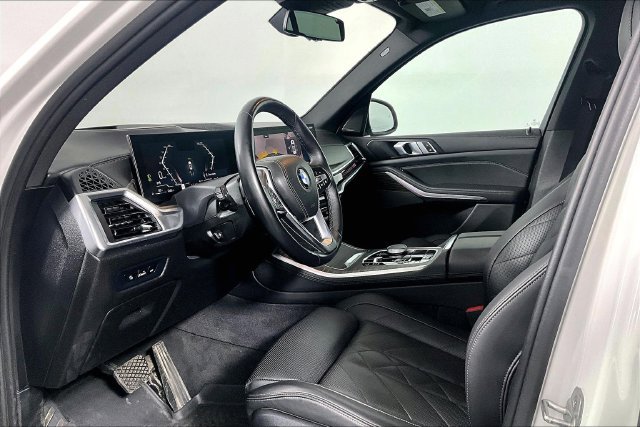 Used 2024 BMW X5 xDrive40i w/ Premium Package AWD/4WD image 17
