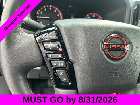 Used 2025 Nissan Frontier PRO-4X AWD/4WD image 18