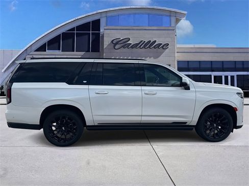 Used 2021 Cadillac Escalade ESV Sport w/ Driver Assist Tech Package image 4