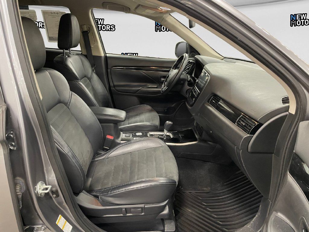 Used 2019 Mitsubishi Outlander SE AWD/4WD image 15