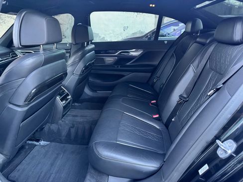 Used 2020 BMW 750i xDrive w/ M Sport Package AWD/4WD image 15