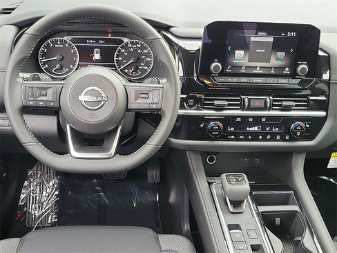 New 2025 Nissan Pathfinder SV image 5