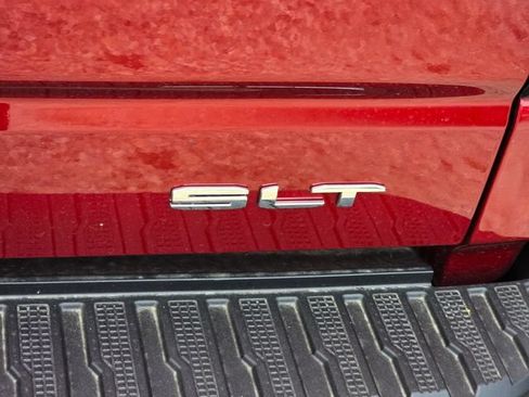 Used 2026 GMC Sierra 1500 SLT AWD/4WD image 9