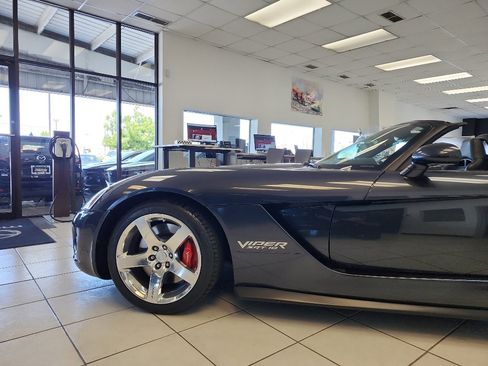 Used 2006 Dodge Viper SRT-10 RWD image 7