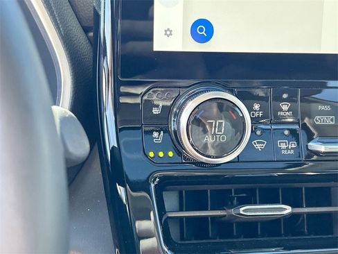 Used 2023 Toyota Highlander Limited image 34