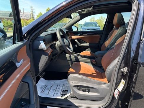 Used 2025 Volkswagen Tiguan SEL R-Line AWD/4WD image 13