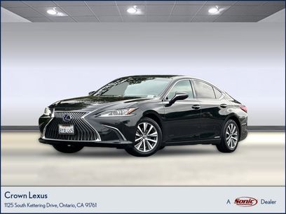 Used 2021 Lexus ES 300h w/ Accessory Package 2