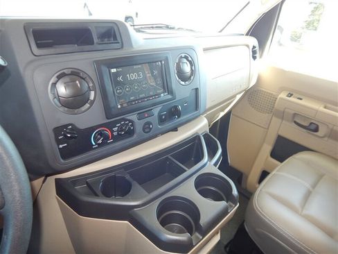 Used 2022 Ford E-450 and Econoline 450 Super Duty w/ Motorhome Prep Package image 28