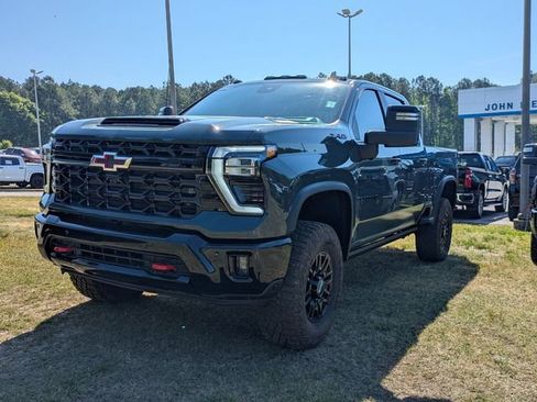New 2026 Chevrolet Silverado 2500 ZR2 w/ LPO, Dark Essentials Package AWD/4WD image 5