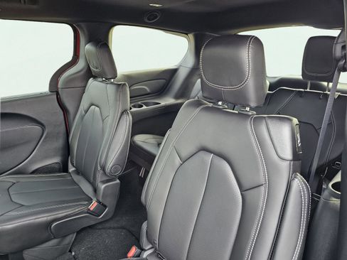 New 2026 Chrysler Pacifica Select image 31