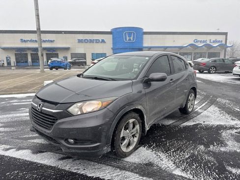 Used 2017 Honda HR-V EX image 1