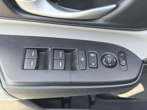 Used 2019 Honda CR-V LX image 20