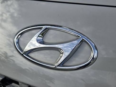 Used 2023 Hyundai Kona Limited w/ Cargo Package FWD image 11