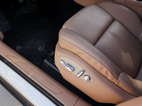 Used 2025 Porsche Macan image 14