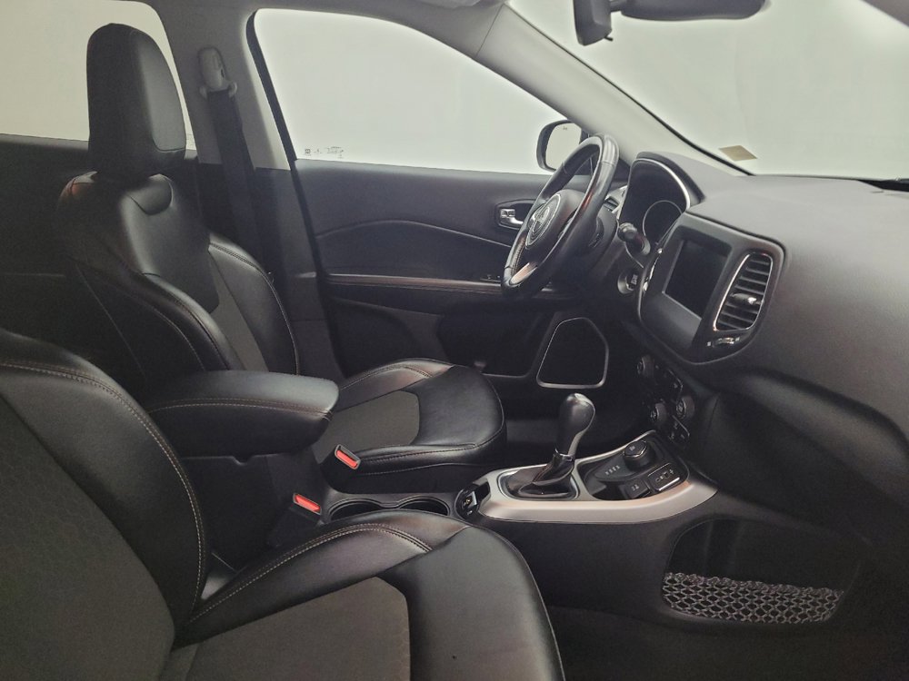 Used 2020 Jeep Compass Latitude w/ Cold Weather Group AWD/4WD image 21