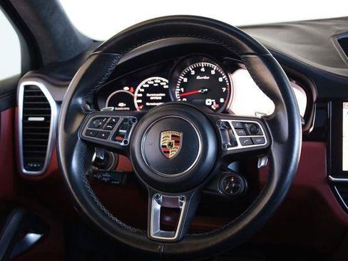 Used 2021 Porsche Cayenne Turbo w/ Premium Package Plus AWD/4WD image 30