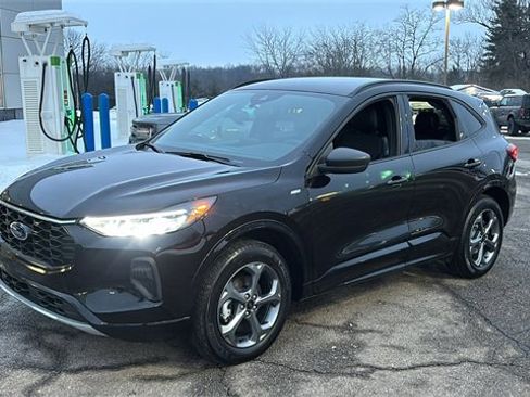 Used 2024 Ford Escape ST-Line image 2
