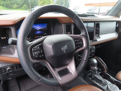 Used 2024 Ford Bronco Outer Banks AWD/4WD image 14