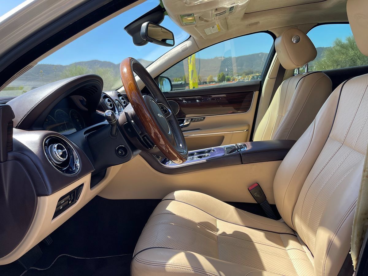 Used 2012 Jaguar XJ RWD image 14