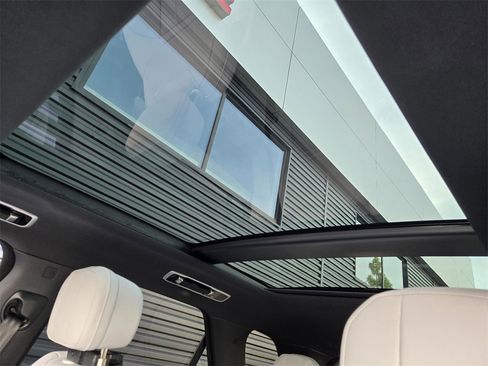 New 2026 Land Rover Range Rover Sport SE image 13