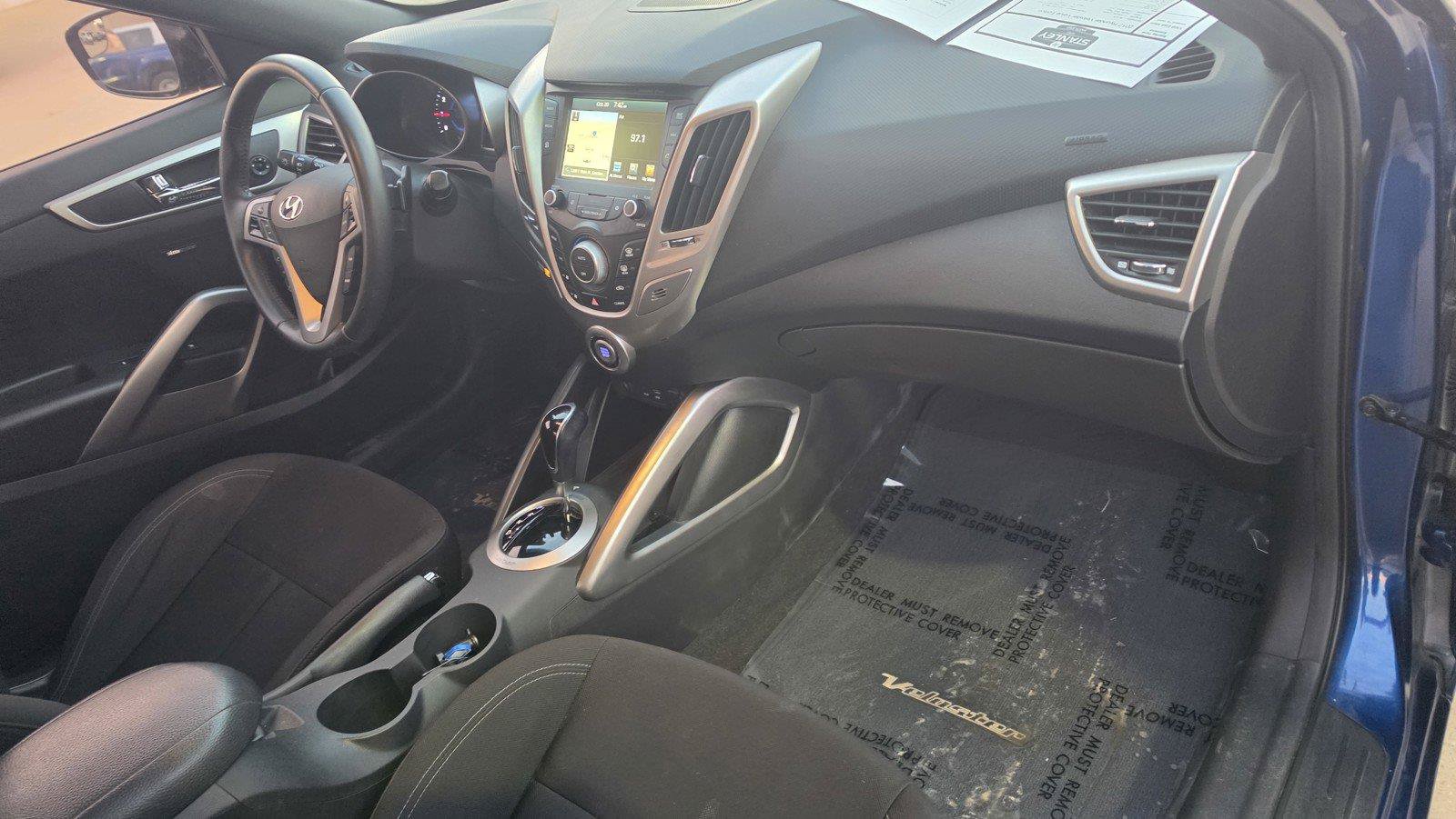 Used 2017 Hyundai Veloster Value Edition FWD image 30