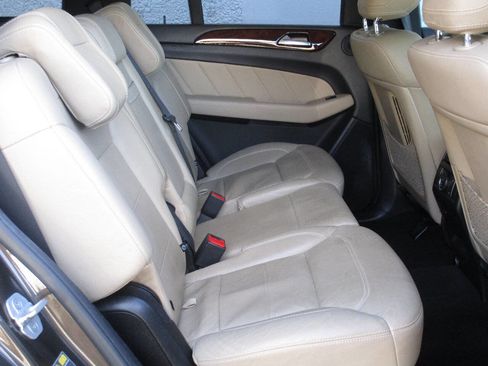 Used 2015 Mercedes-Benz GL 320 BlueTEC 4MATIC image 14