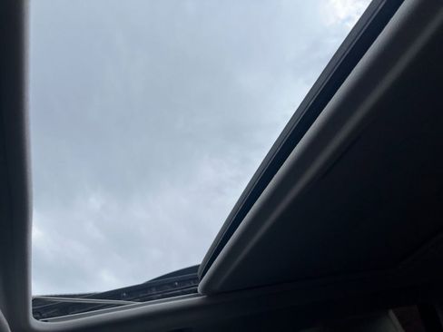 Used 2016 Subaru Forester 2.5i Premium w/ All-Weather Package image 9