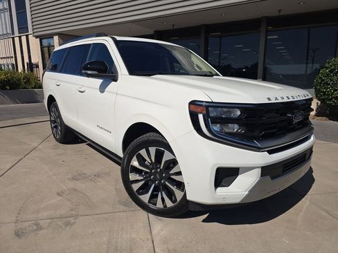 Used 2025 Ford Expedition Platinum w/ Driver's Package image 1