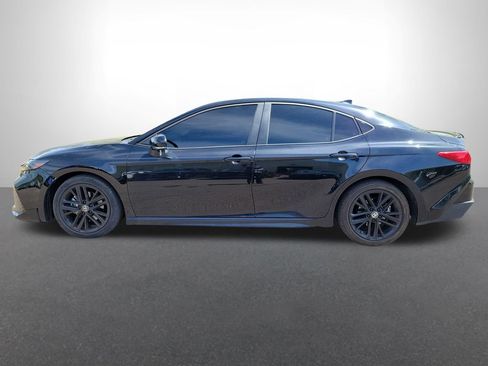 Used 2025 Toyota Camry SE FWD image 2