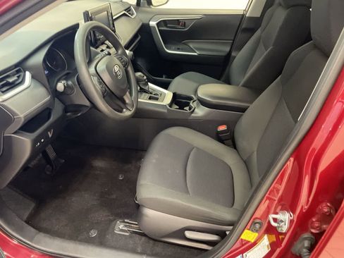 Used 2020 Toyota RAV4 LE w/ All Weather Liner Package AWD/4WD image 15