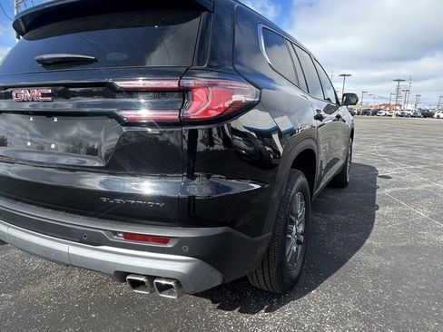 Used 2025 GMC Acadia Elevation image 6