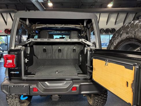 Used 2023 Jeep Wrangler Unlimited Rubicon 4xe AWD/4WD image 33