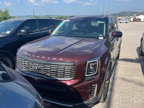Used 2020 Kia Telluride S w/ S 8 Passenger Seating Package AWD/4WD image 1