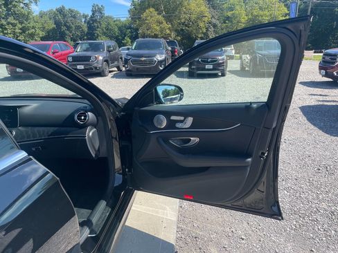 Used 2023 Mercedes-Benz E 350 4MATIC Sedan image 10