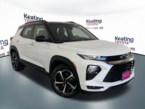 Used 2021 Chevrolet TrailBlazer RS w/ Sun and Liftgate Package image 3